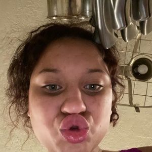 Meet your Posher, Chloe